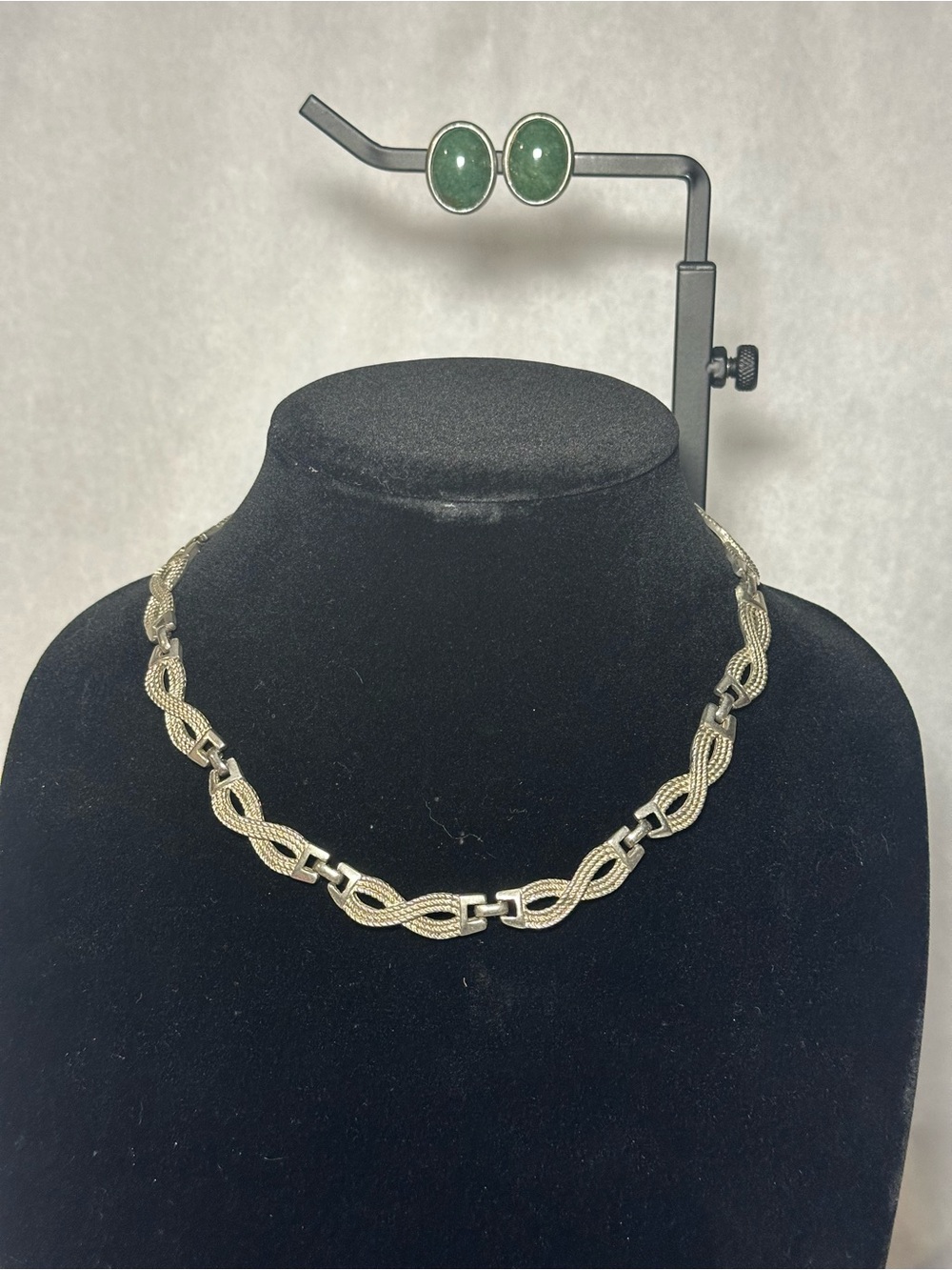 Vintage Silver-Tone Braided Link Necklace with Green Stone Clip On Studs